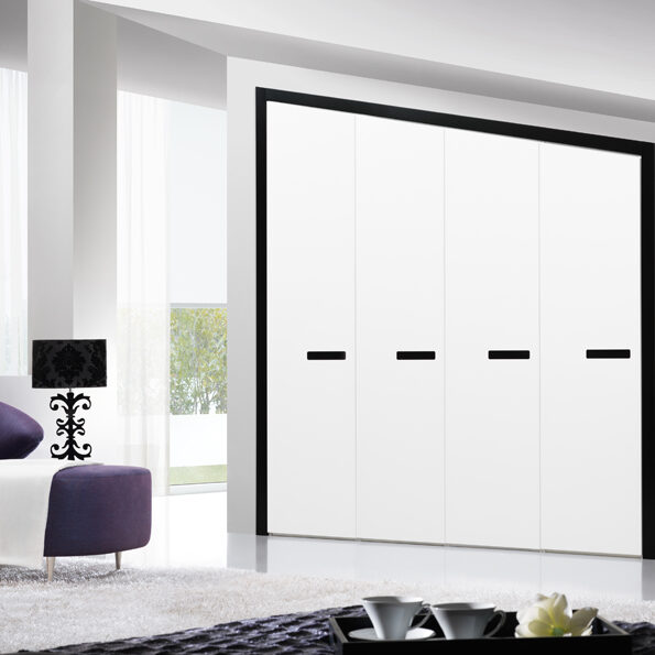 Roupeiro com batente ou fole Lacado Acetinado